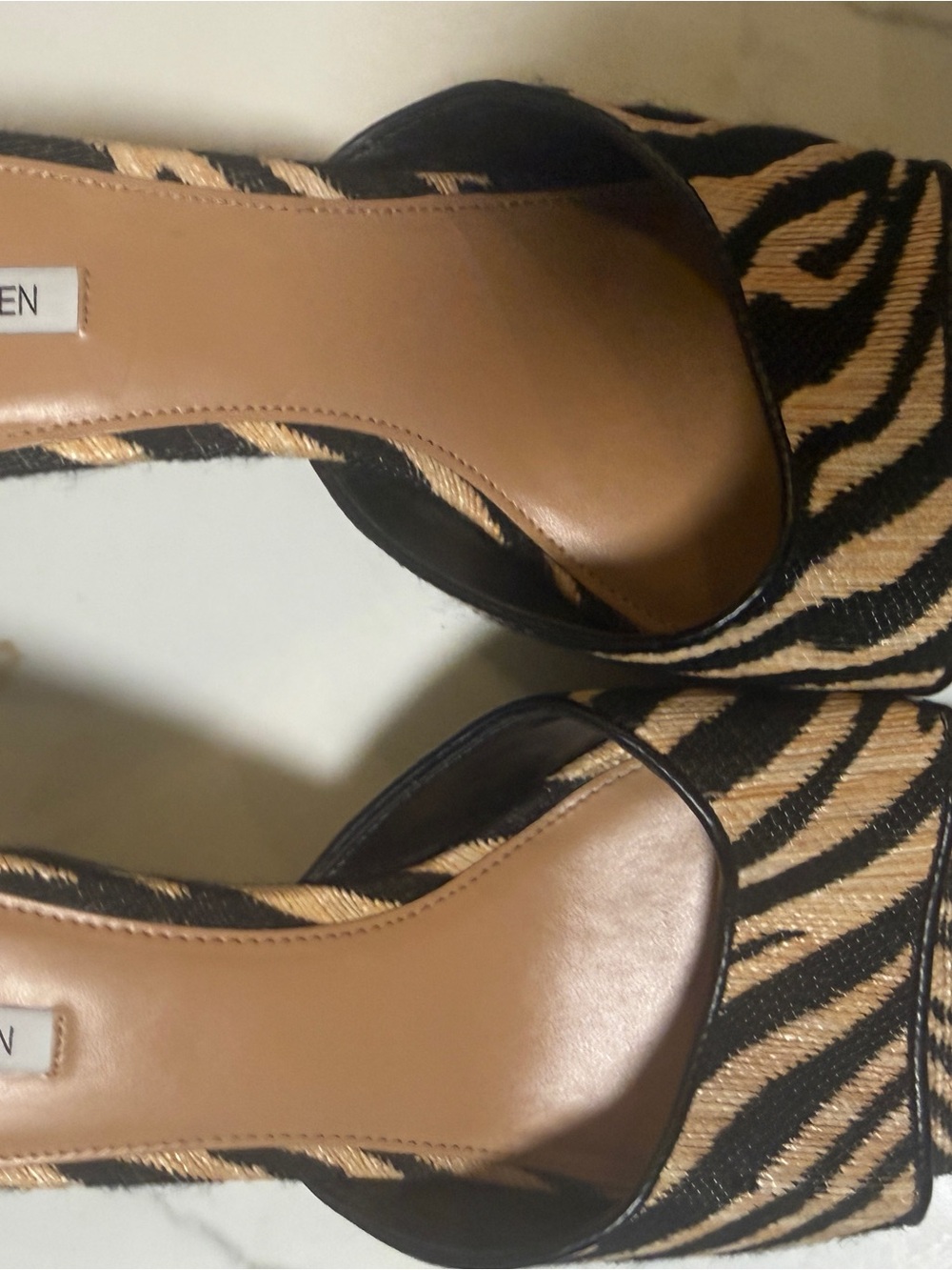 Steve Madden Zebra-Print Wedge Raffia Sandals - Beige/Black Size 8 - Picture 4 of 6